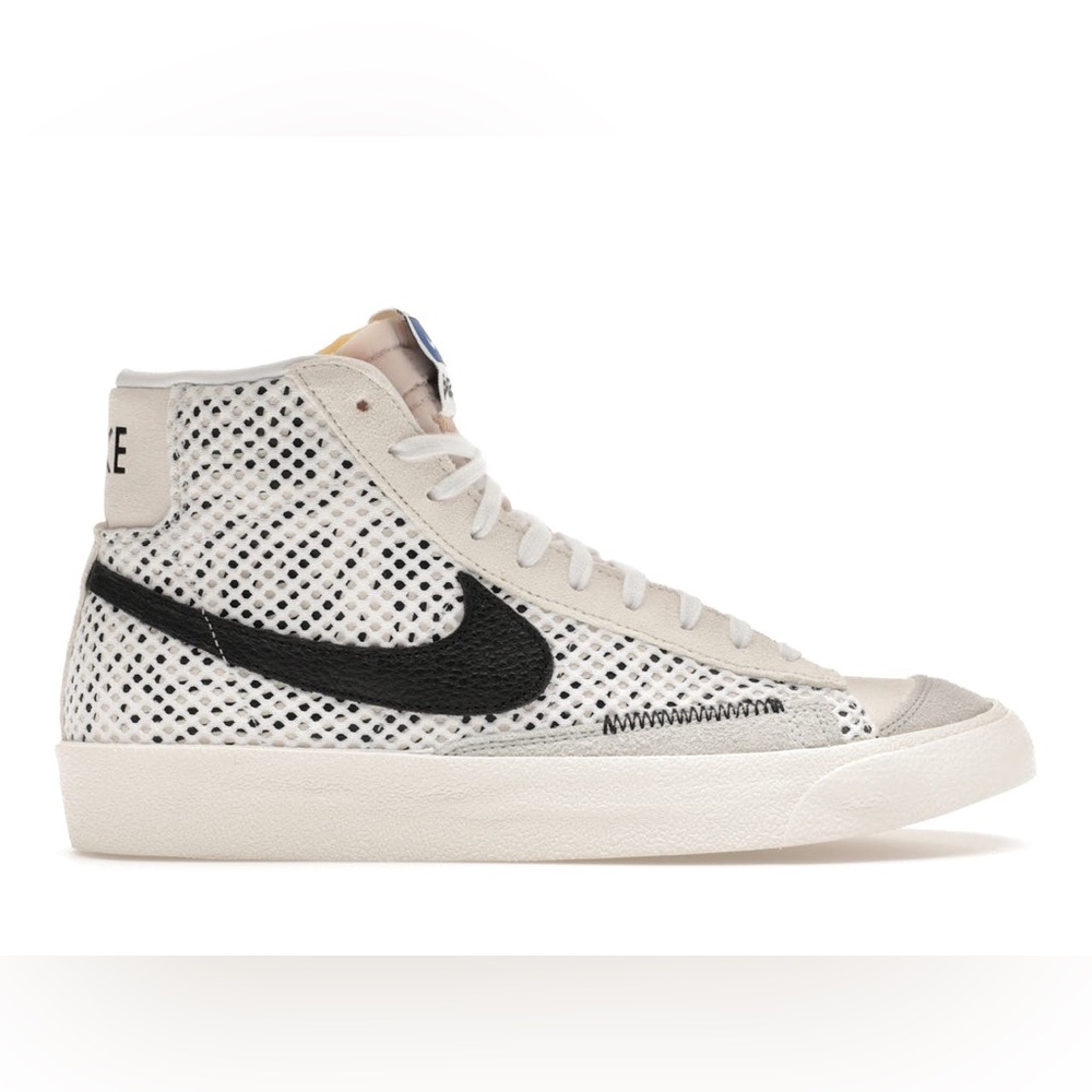 Nike - YOUTH- Vintage- White and Black Mesh Sneakers